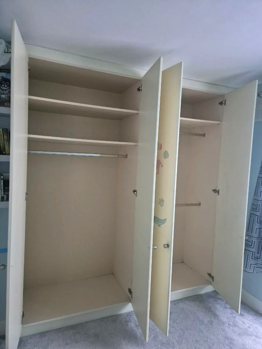 Large Built-in Wardrobe. (Can be delivered) - Image 3