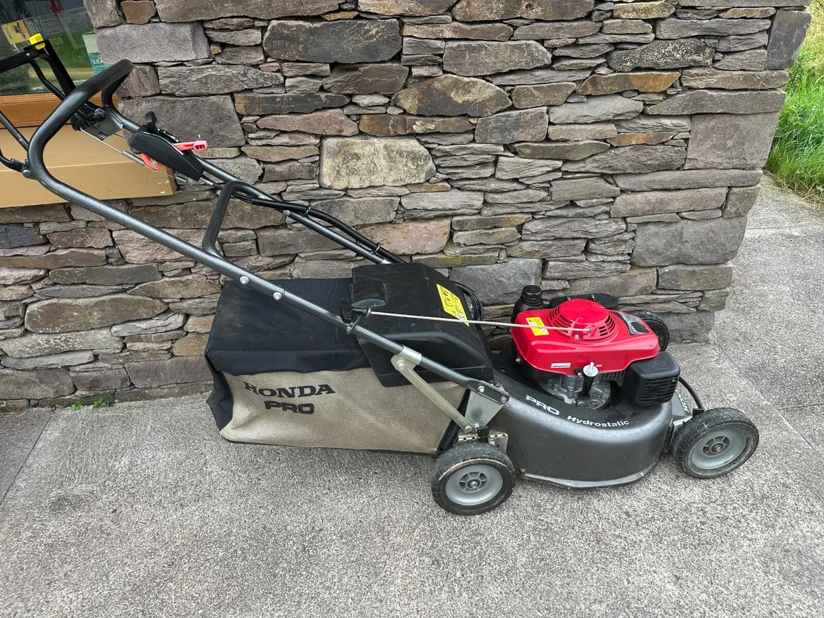 Honda HRH 536 pro Lawnmower - Image 4
