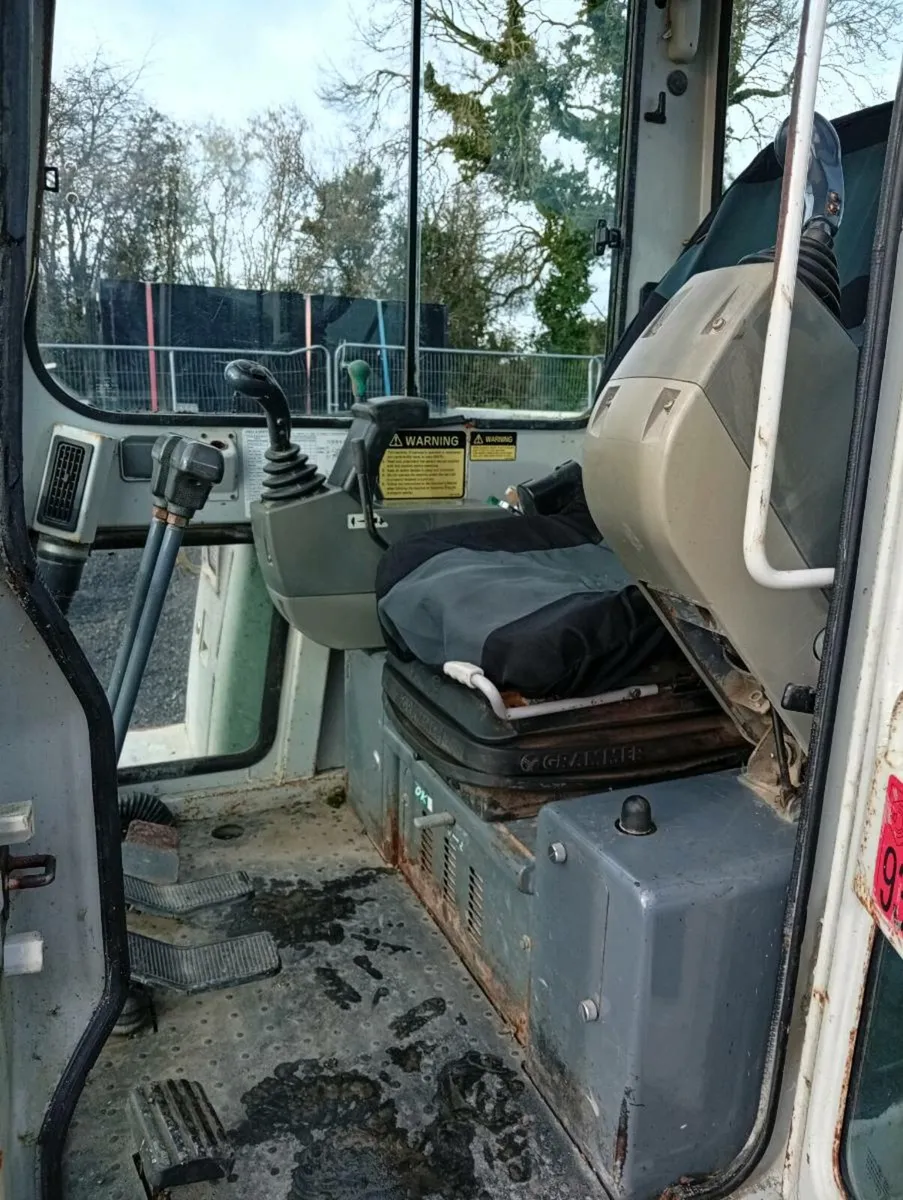 Takeuchi TB125 - Image 4