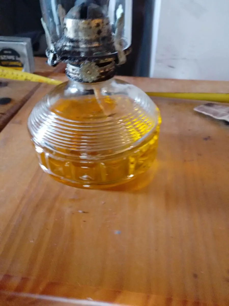 Old oil lamp - Image 2