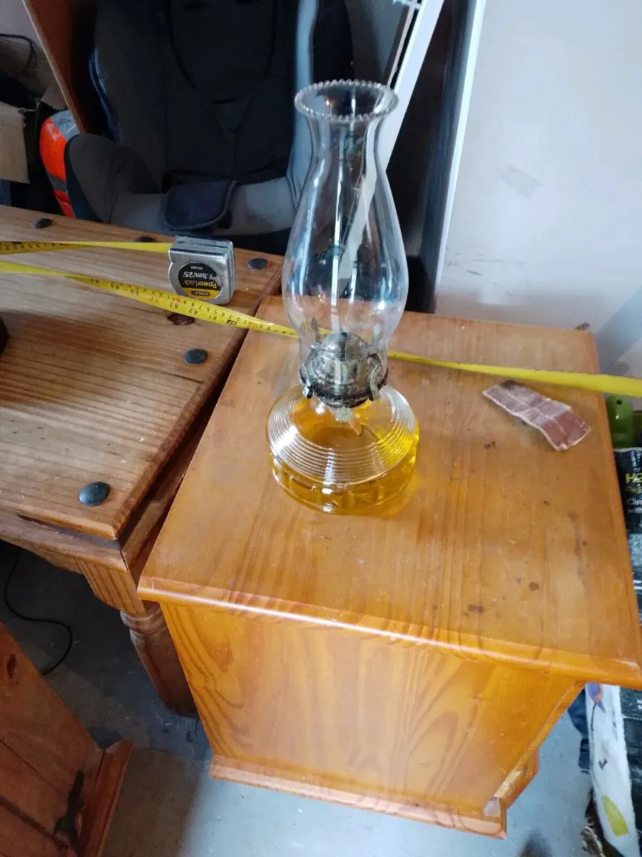 Old oil lamp - Image 3