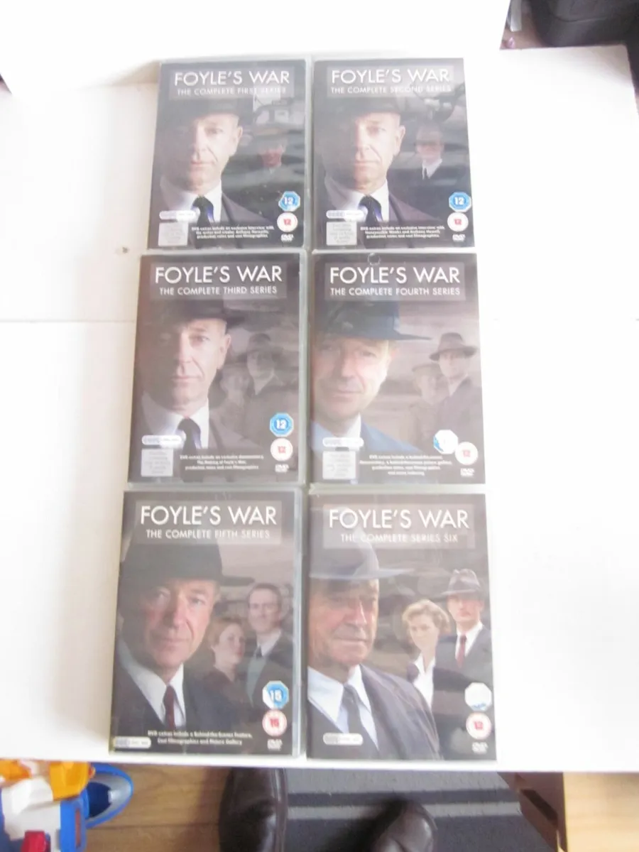 Foyles War Series 1-6 (22 DVD's) - Image 1