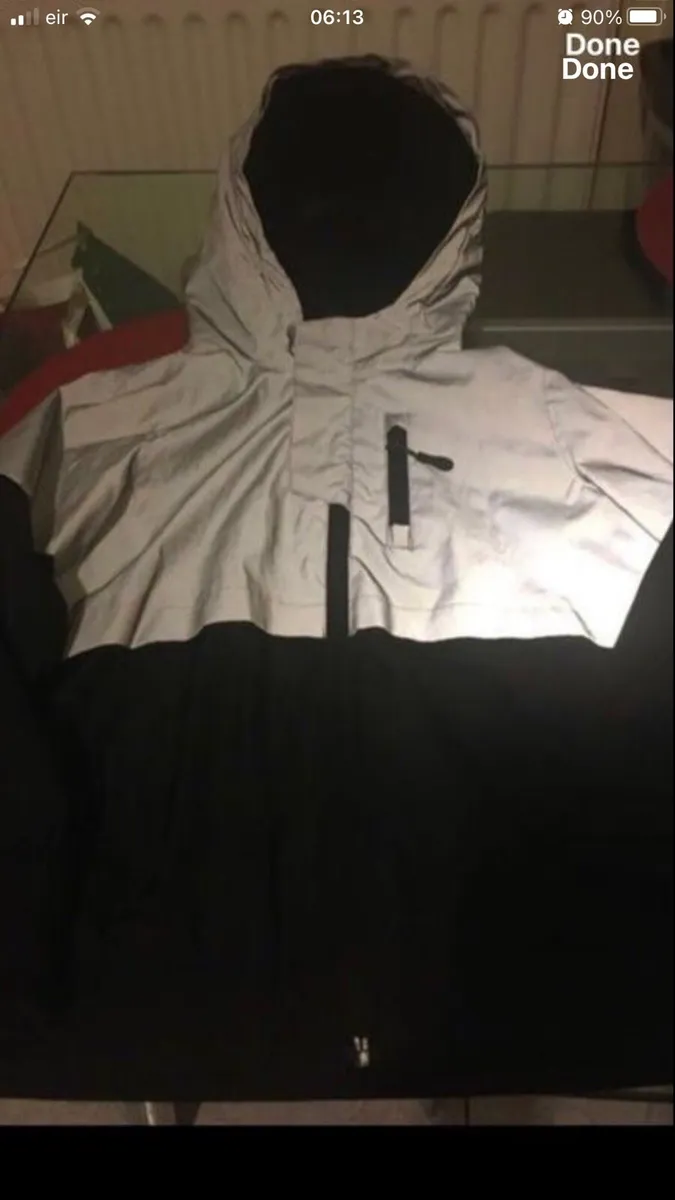 Boys light up in the dark age 8/9 €5 - Image 1