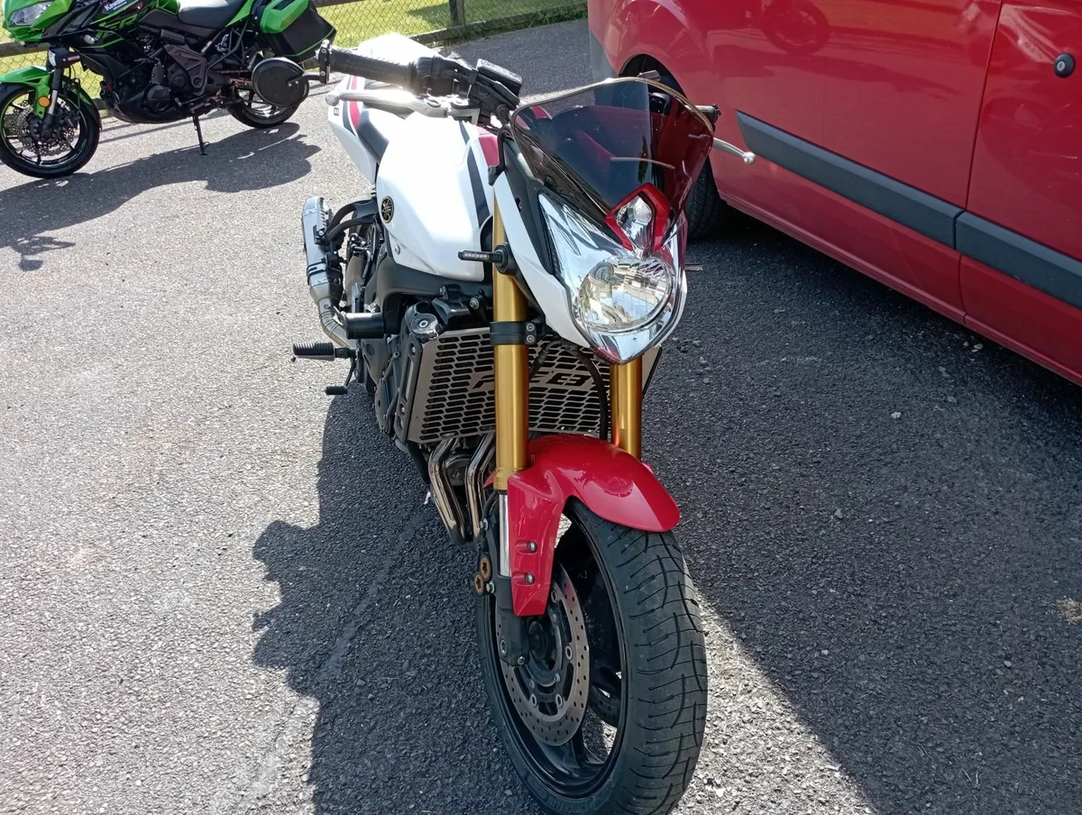 YAMAHA FZ8 2012 - Image 4