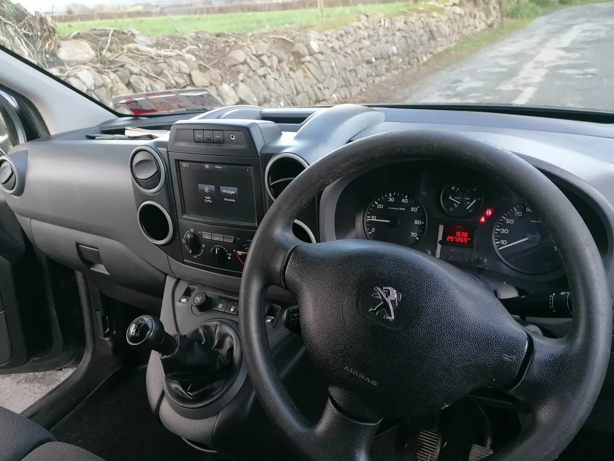 Peugeot Partner 3 seater side door - Image 4