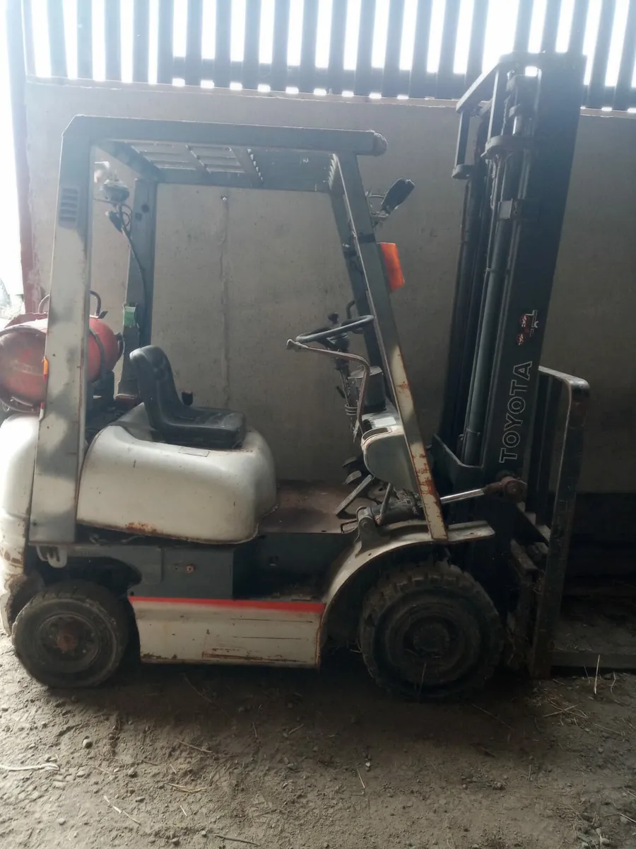 Toyota Forklift - Image 1