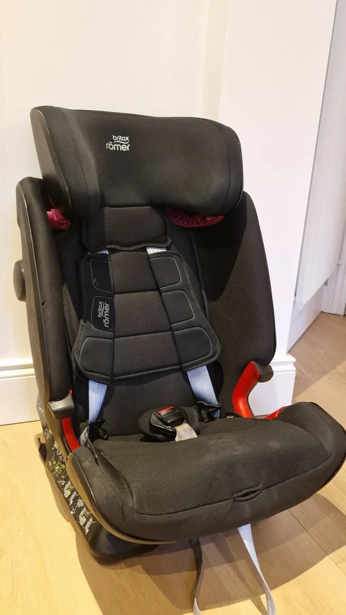 Child's car seat - Image 1