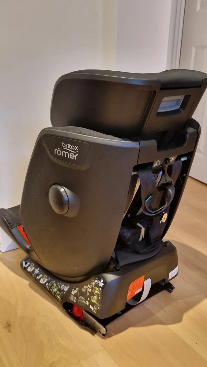 Child's car seat - Image 2