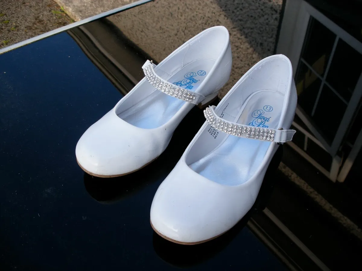 Communion Dress includes gloves and head piece - Image 3