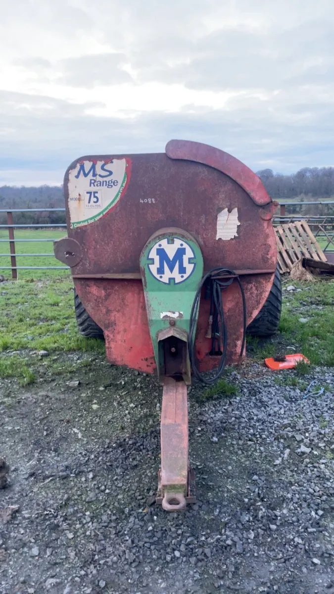 Marshall 7.5 cubic muck spreader - Image 3