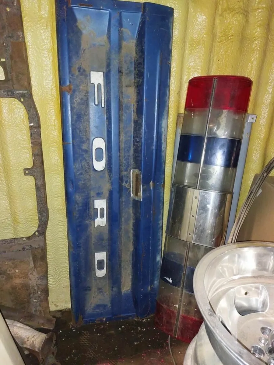 Large American Car Truck Van parts shipping USA - Image 3