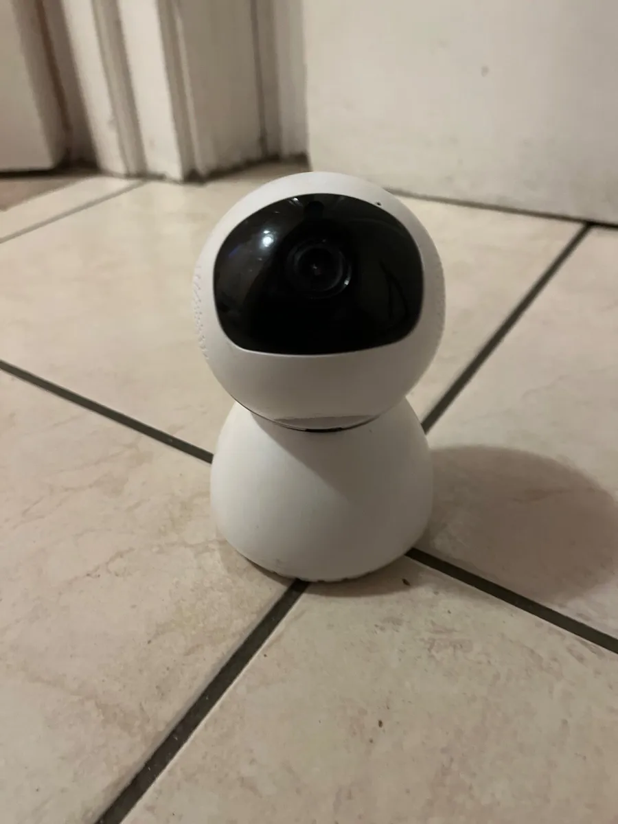Indoor security camera - Image 1