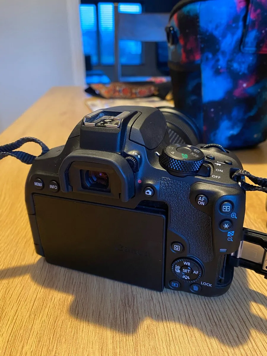 Canon EOS 850D – Like New – With 18–55mm & 24–105m - Image 2