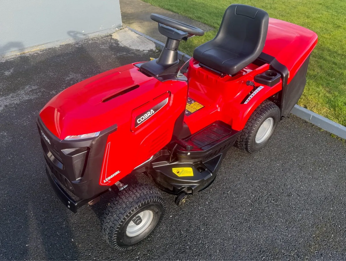 As New Ride on lawnmower - Image 4