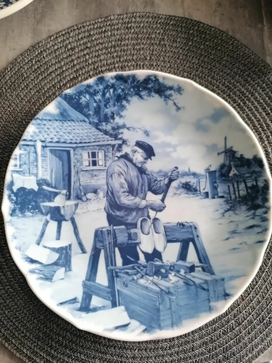 Vintage Royal Schwabap Shoemaker Plate - Image 1