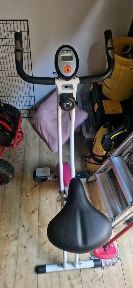 Exercise bike - Image 1