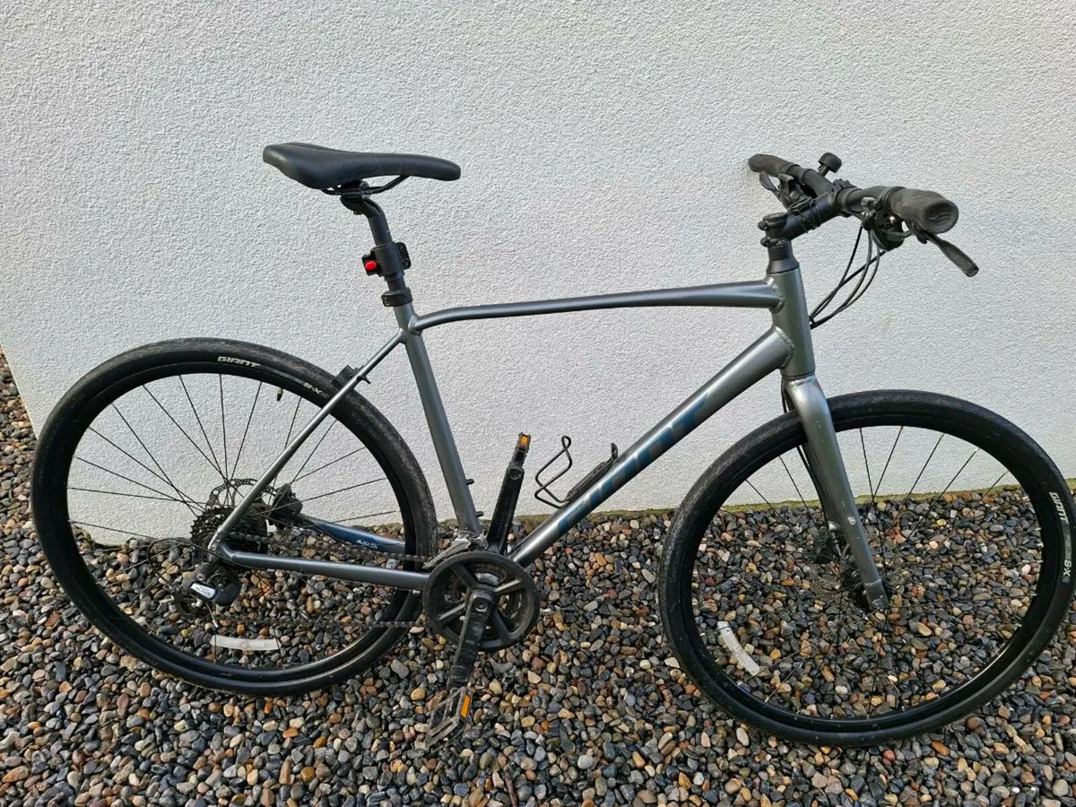 Giant escape 2 - Image 1