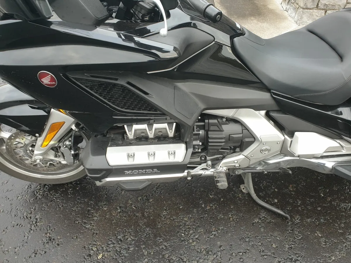 Honda Goldwing  GL 1800 Tour ( Very rare manual ) - Image 3