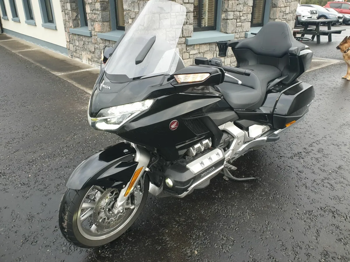 Honda Goldwing  GL 1800 Tour ( Very rare manual ) - Image 2