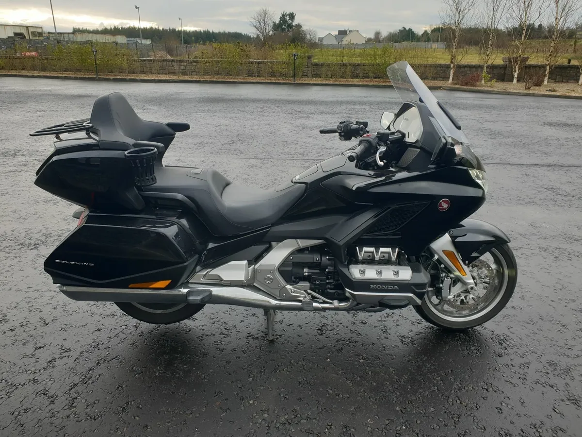 Honda Goldwing  GL 1800 Tour ( Very rare manual ) - Image 1