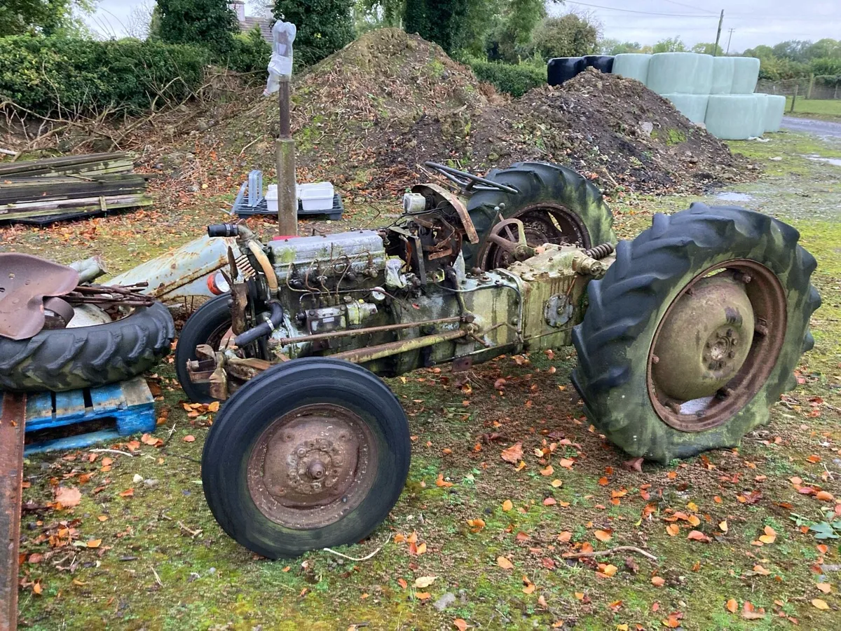 Vintage tractor - Image 1