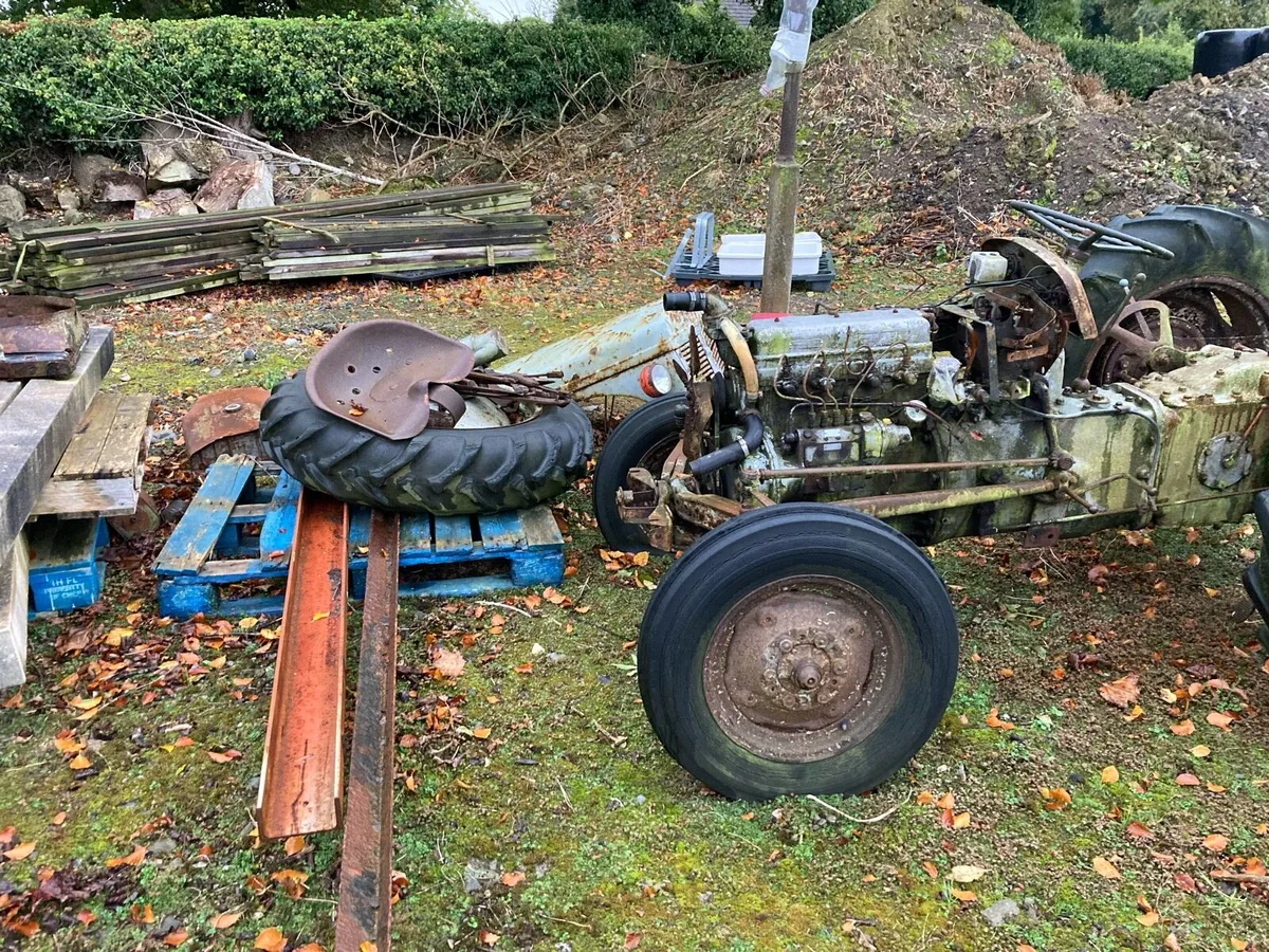 Vintage tractor - Image 2