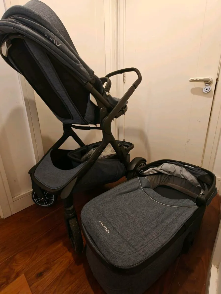 Nuna Demi Grow Pram - Image 1