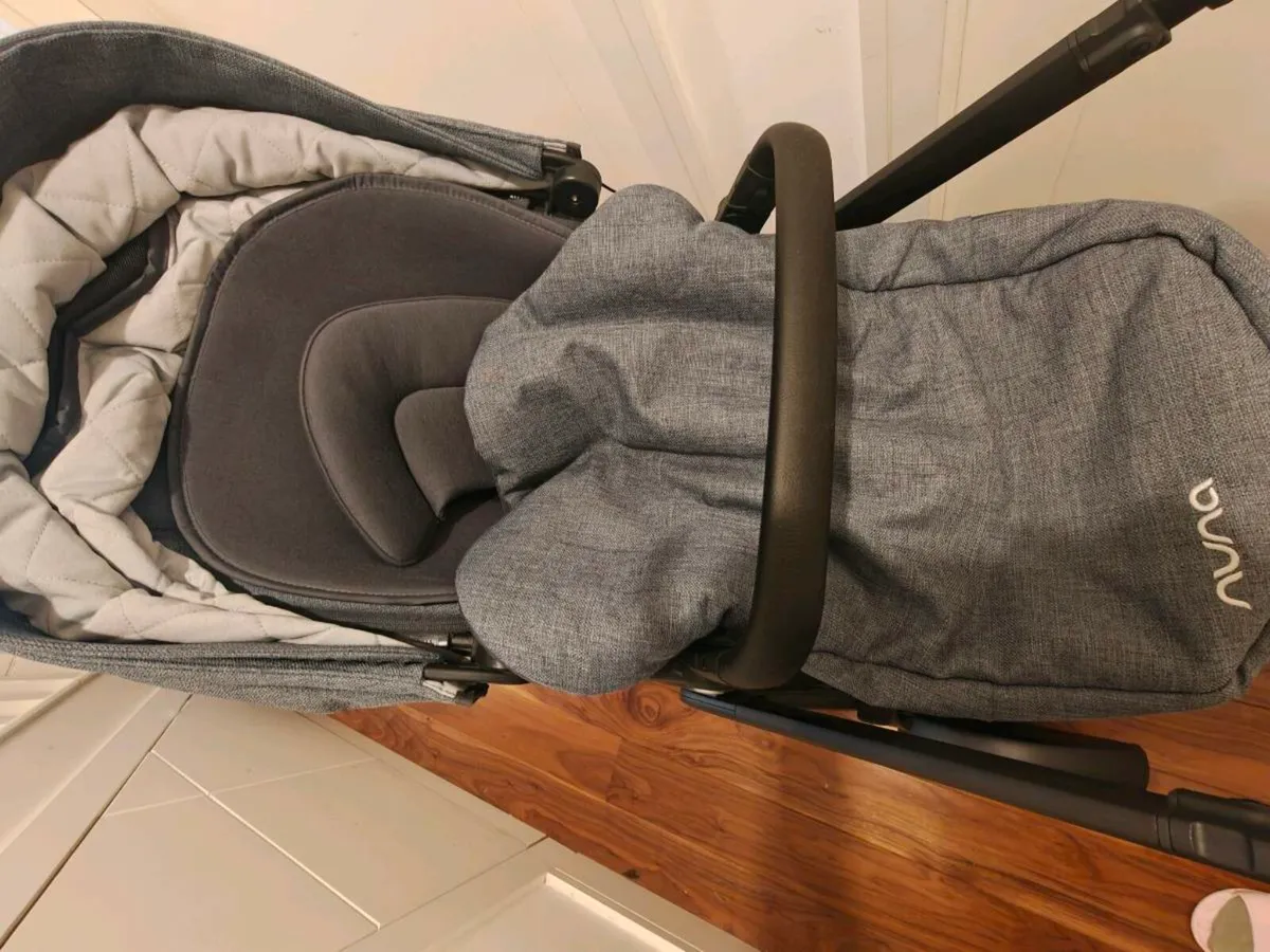 Nuna Demi Grow Pram - Image 3