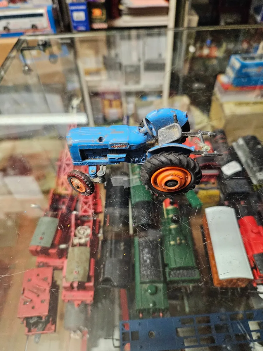 Corgi Fordson Tractor - Image 3