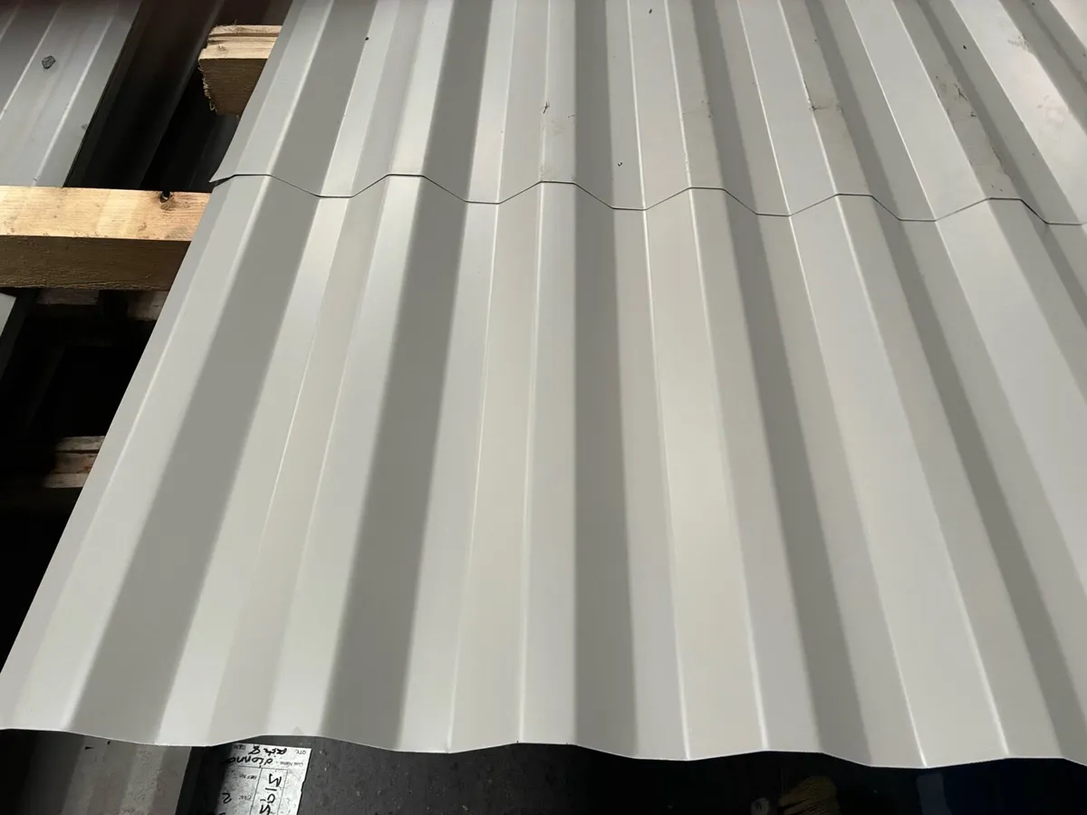 100 new 16ft roof cladding sheets €3500 - Image 1