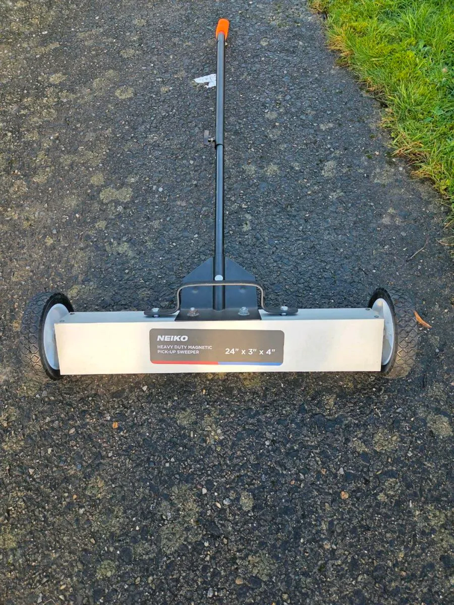 Magnetic sweeper 24" - Image 1