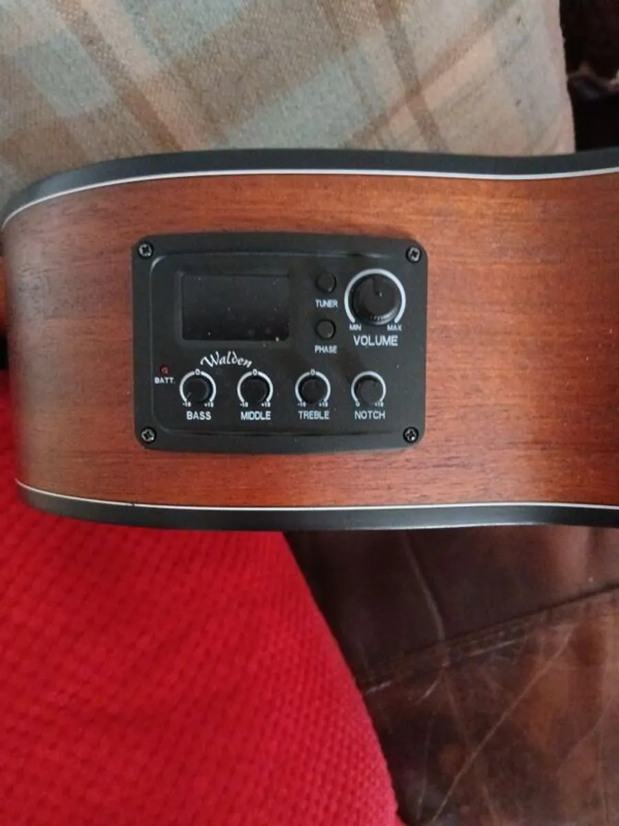 Walden N550E Classical Guitar - Image 3