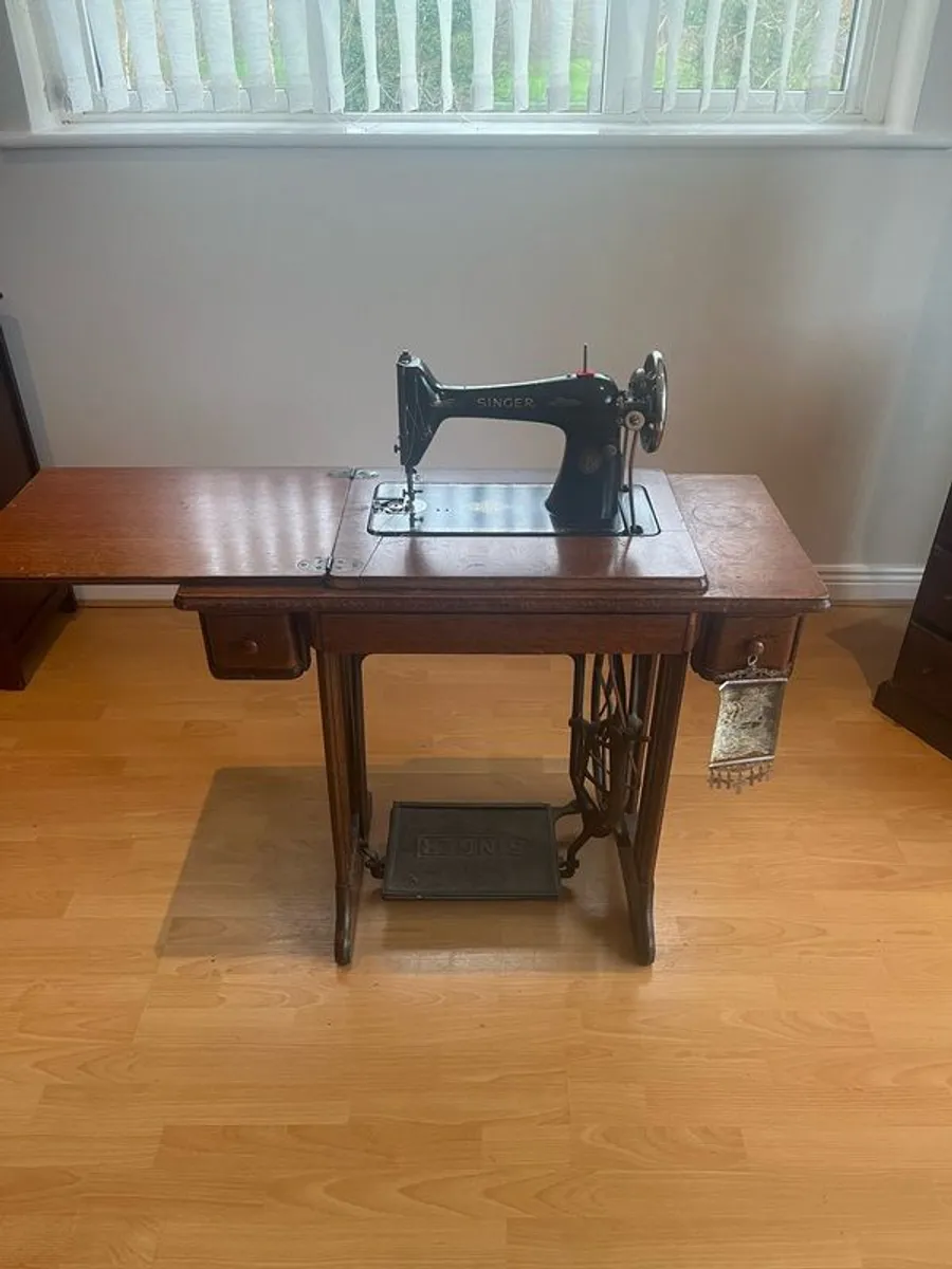 vintage singer sewing machine - Image 1