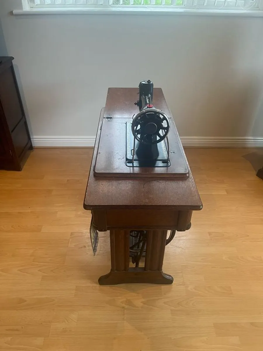vintage singer sewing machine - Image 3
