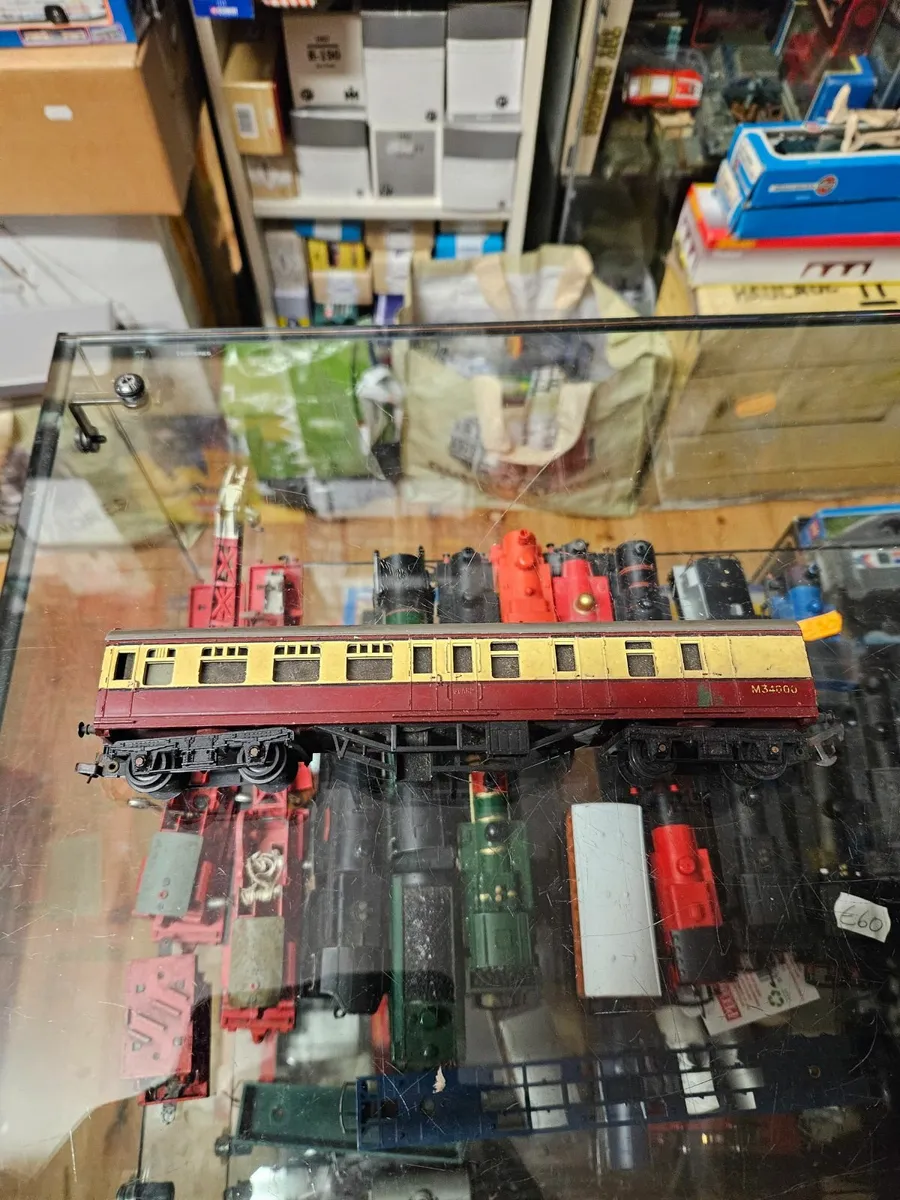 Hornby Triang OO Gauge Carraige - Image 1