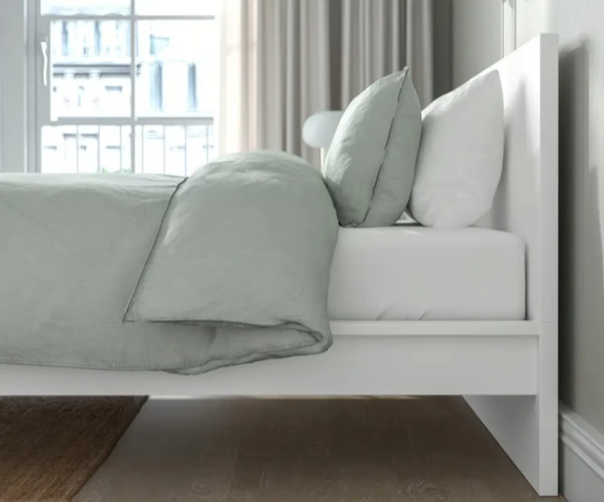 Double bed - Image 2