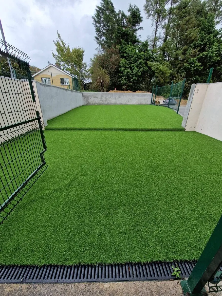 Waterfords Artificial Grass Kings - Image 2