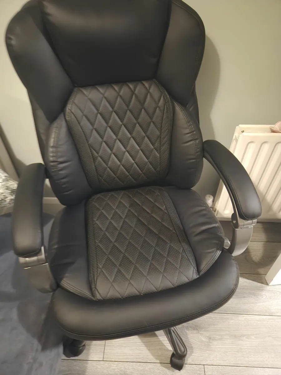 Office chair - Image 1