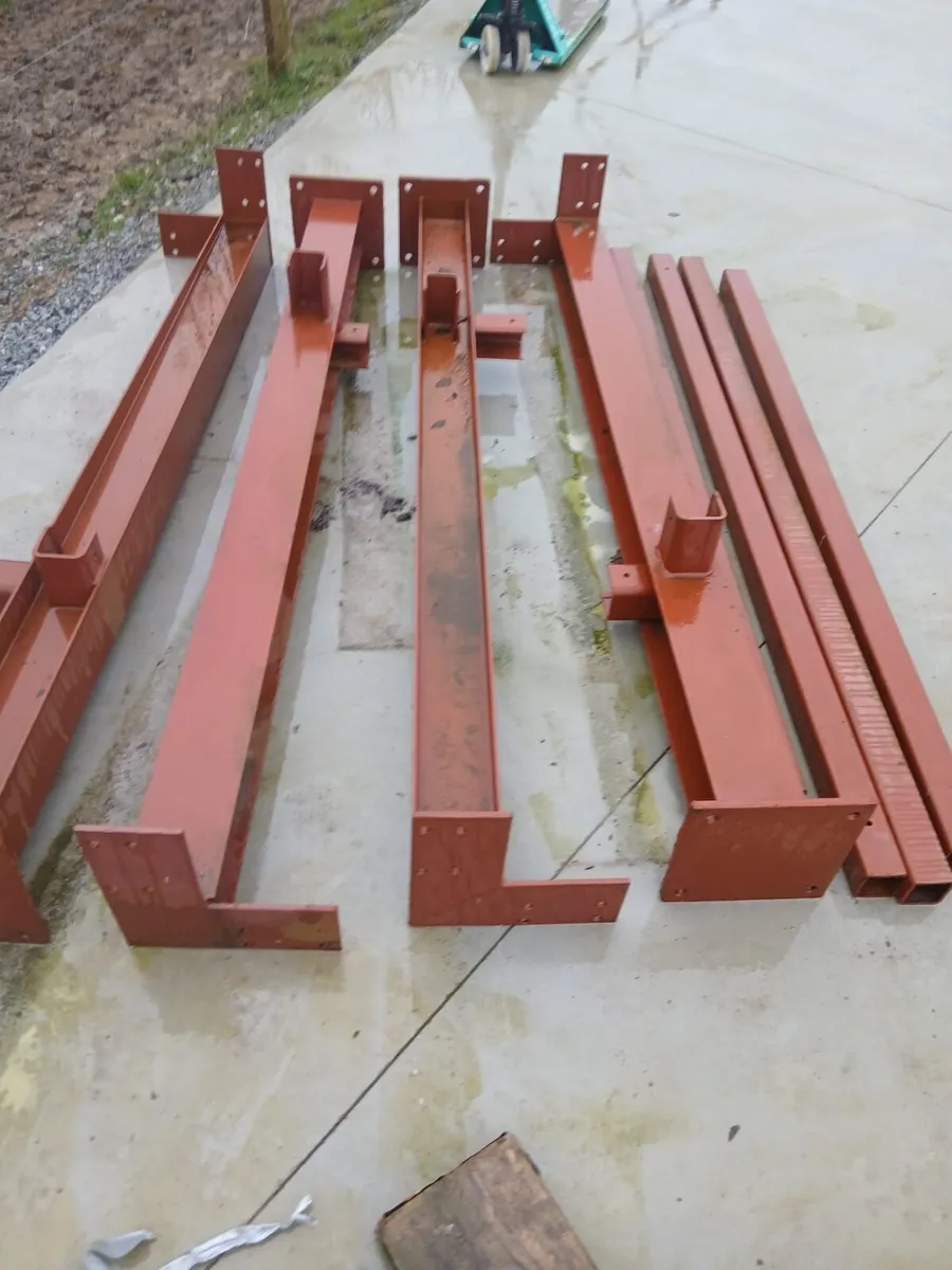 9500 litre water tank and 9ft stand - Image 2