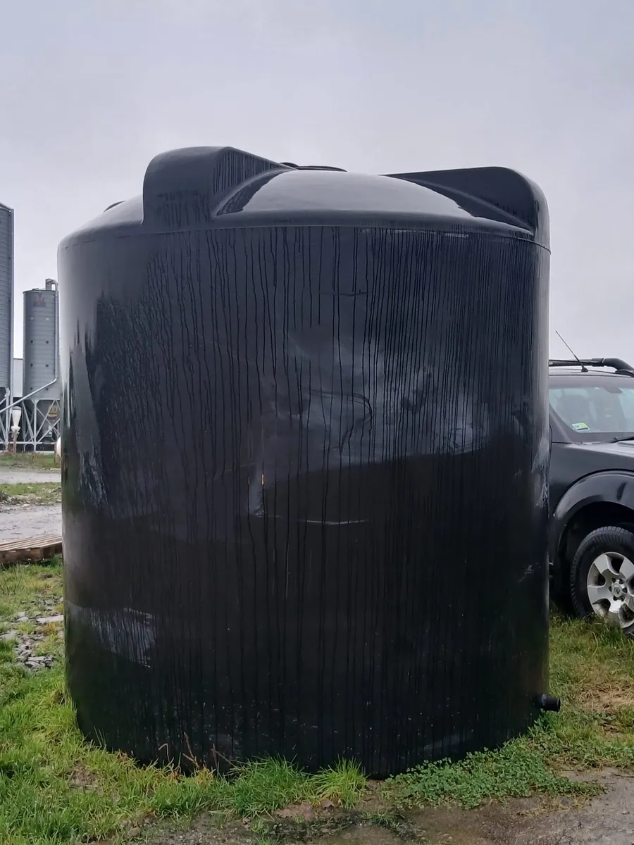 9500 litre water tank and 9ft stand - Image 4