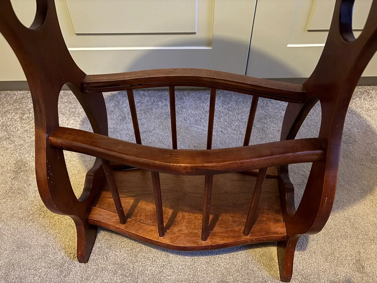 Small coffee table with magazine rack - Image 4