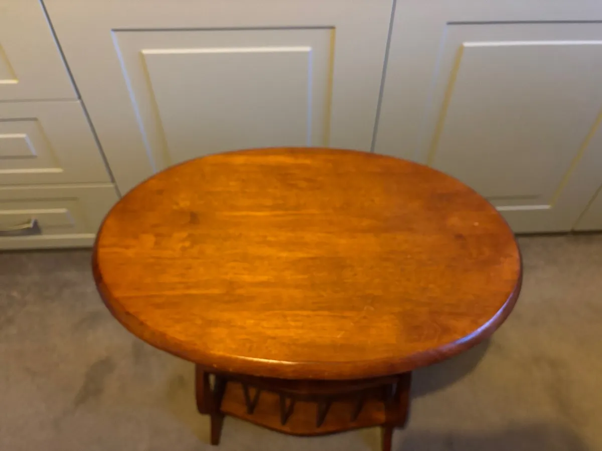 Small coffee table with magazine rack - Image 2