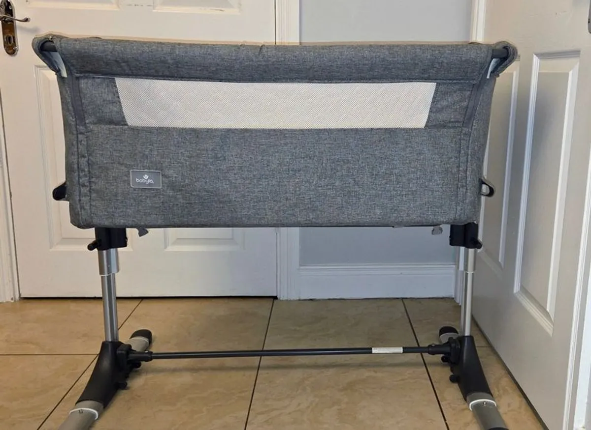 Crib, Beside me crib, Mam Steriliser, Walker, Play mat, Baby carrier, Bath seat - Image 4