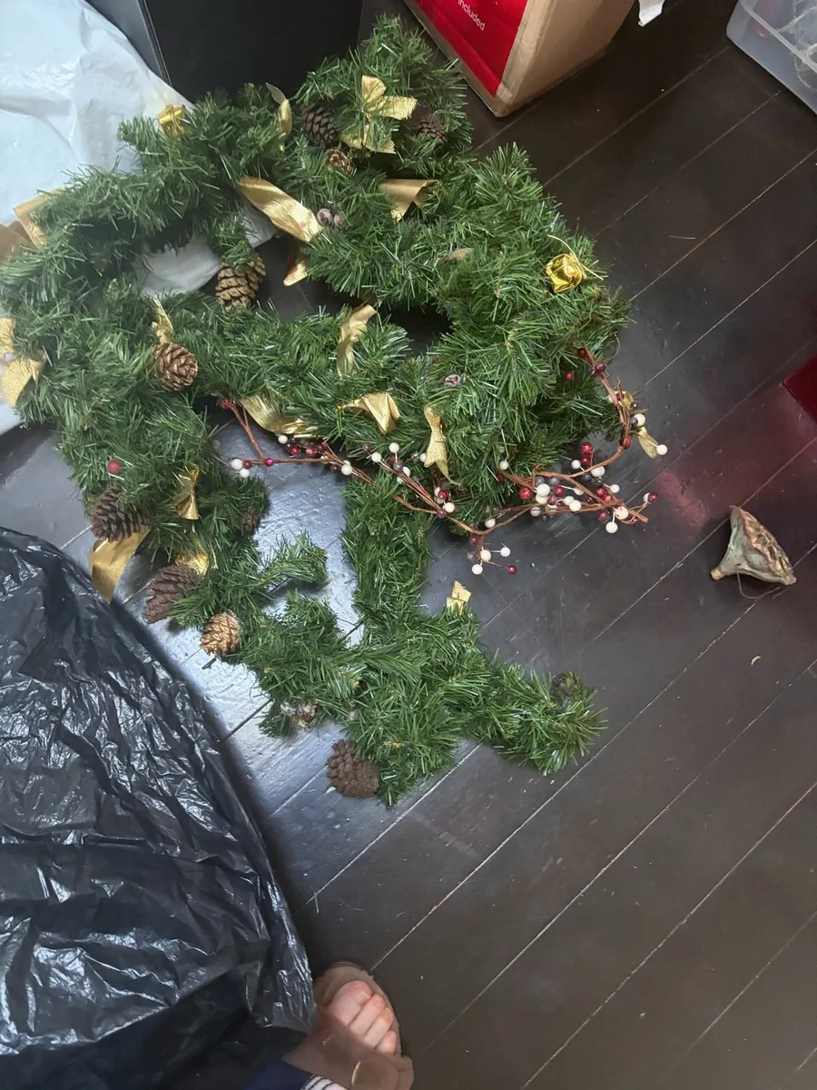 Christmas decorations - Image 1