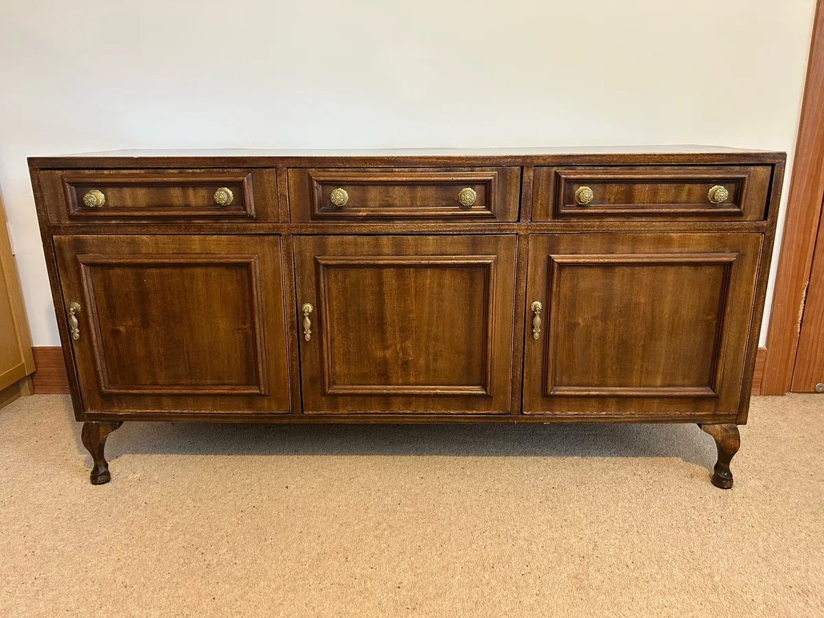 Vintage sideboard/cabinet - Image 1
