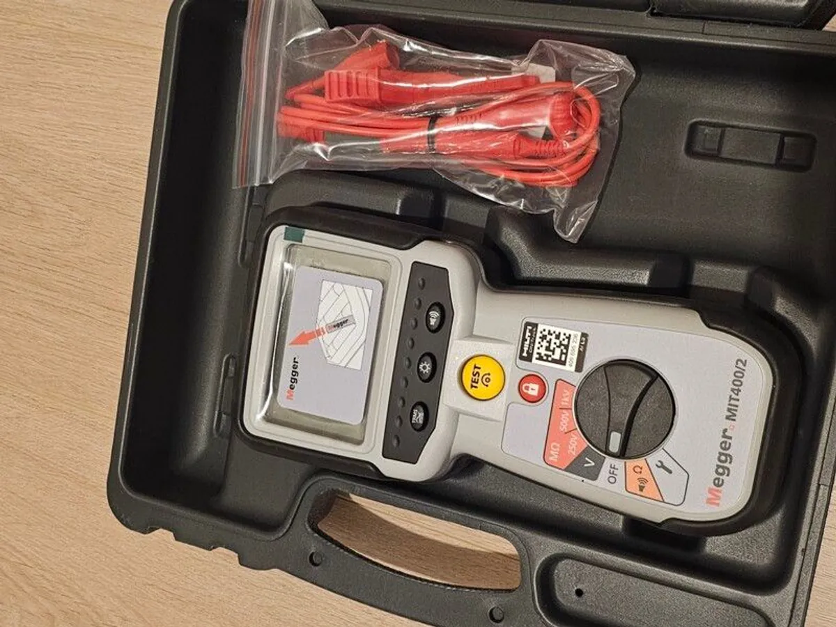 Megger MIT400 2 Insulation Tester - Image 2
