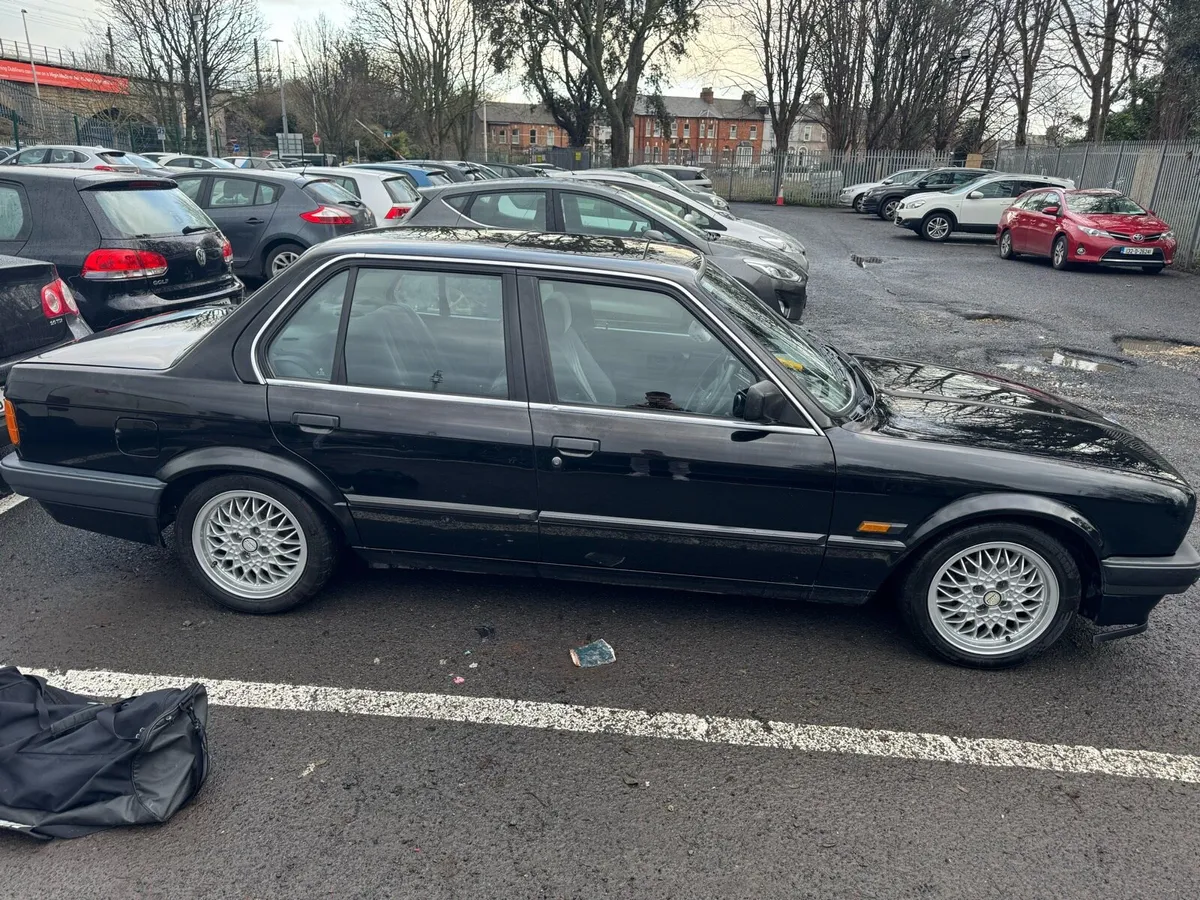 BMW e30 320i - Image 3