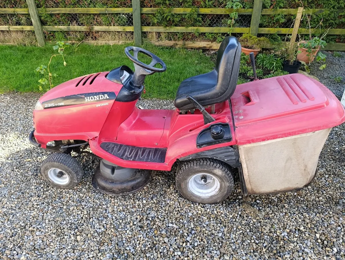 Honda ride on mower - Image 1
