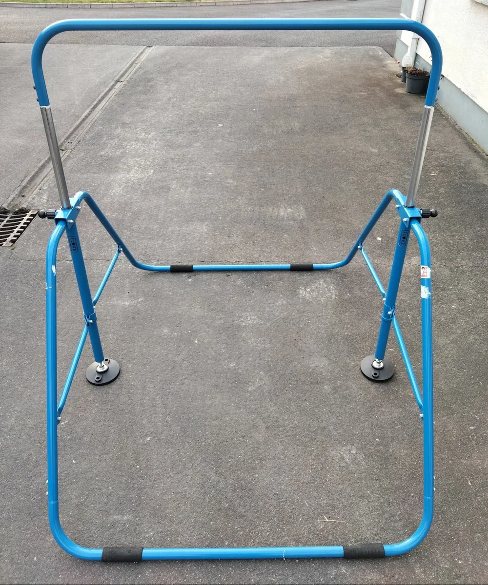 Gymnastic bar - Image 1