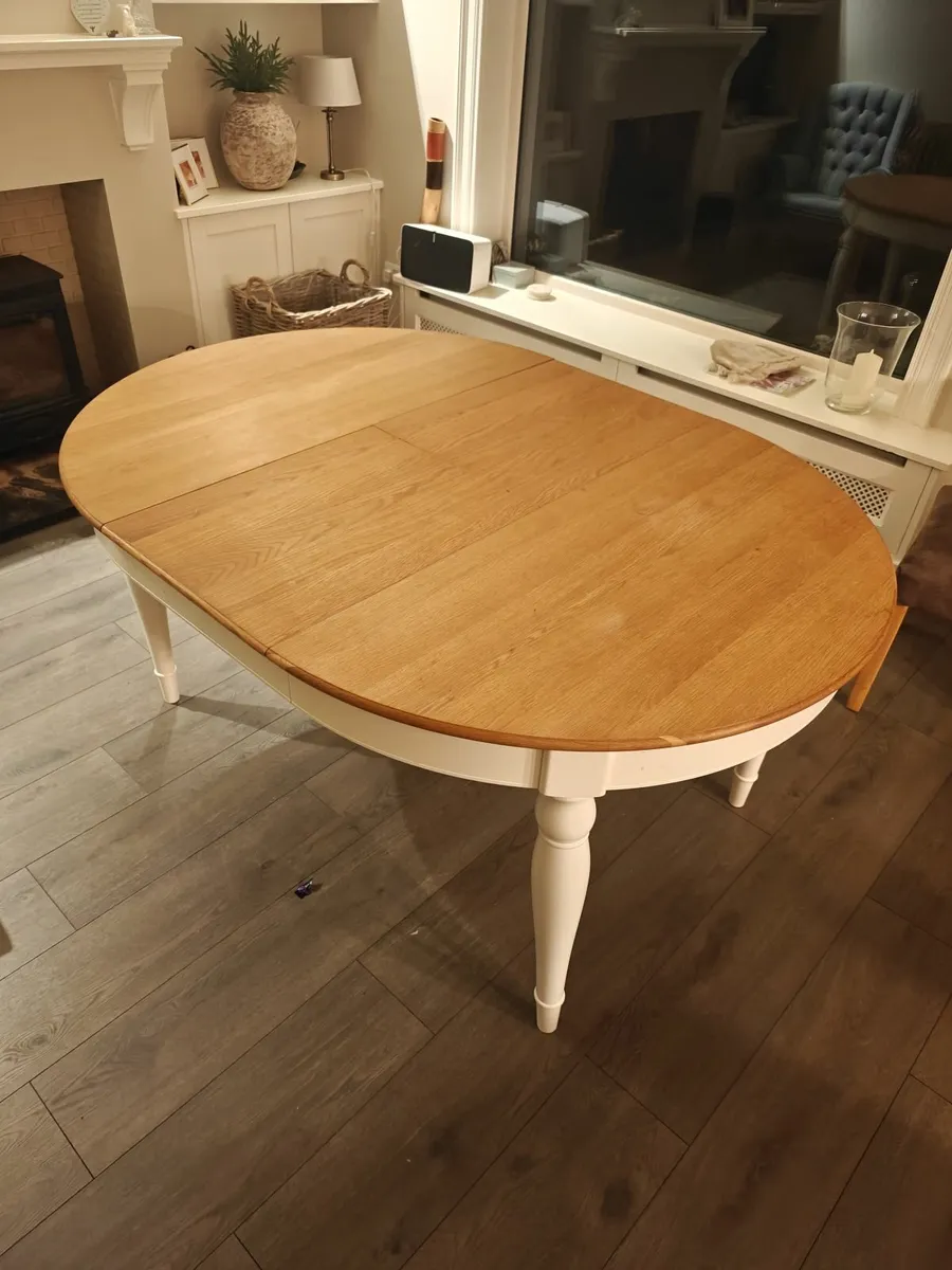 Hampstead extending dining table - Image 1